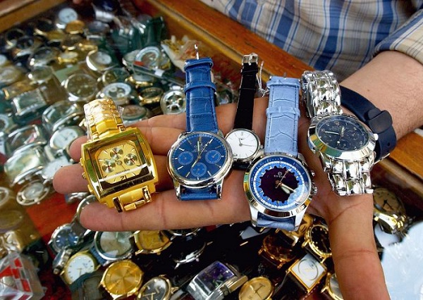 mua bán đồng hồ fake là vi phạm pháp luật 1